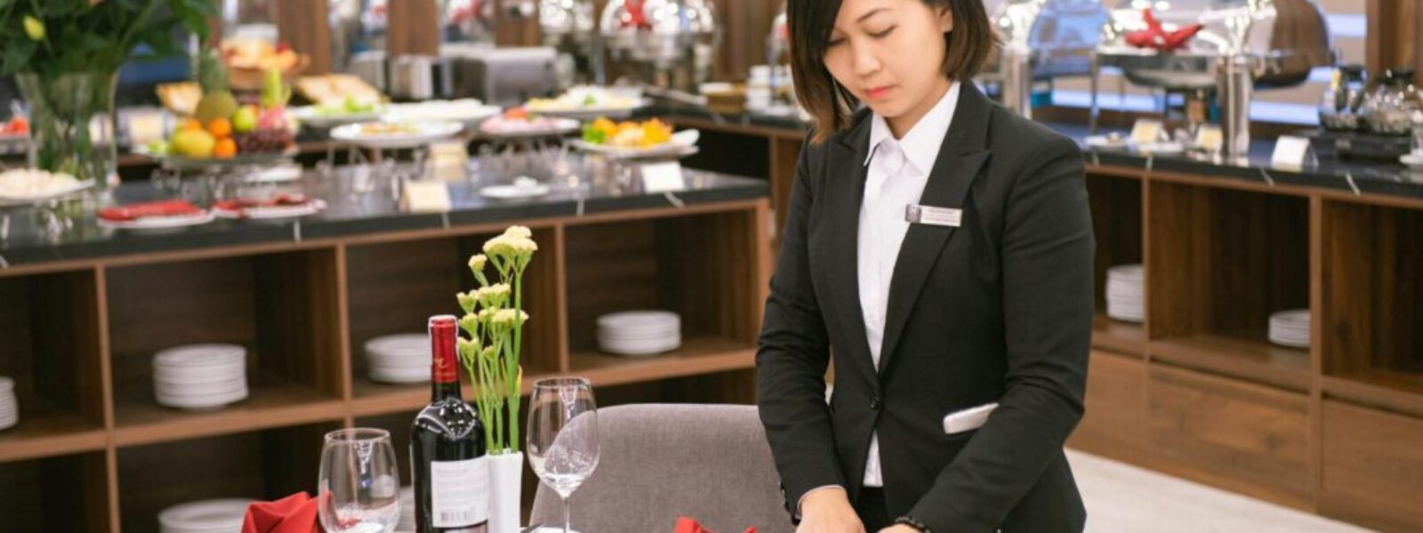 New Zealand Hospitality Sector Faces Critical Workforce Shortage as Tourism Rebounds Post-Pandemic — featured image