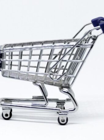 New Zealand Retail Giants Face Critical Store Closure Decisions as Consumer Spending Patterns Shift — featured image