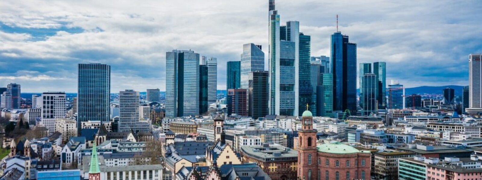 RBNZ Holds OCR at 4.75% as Banking Sector Profits Soar Despite Economic Headwinds — featured image