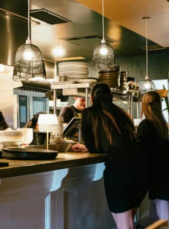 Auckland Hospitality Sector Faces Critical Staff Shortage as Immigration Settings Tighten — featured image